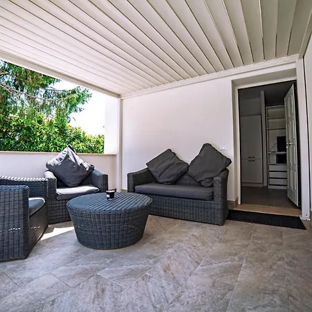 White Veio Apartment *