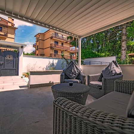 White Veio Apartment *